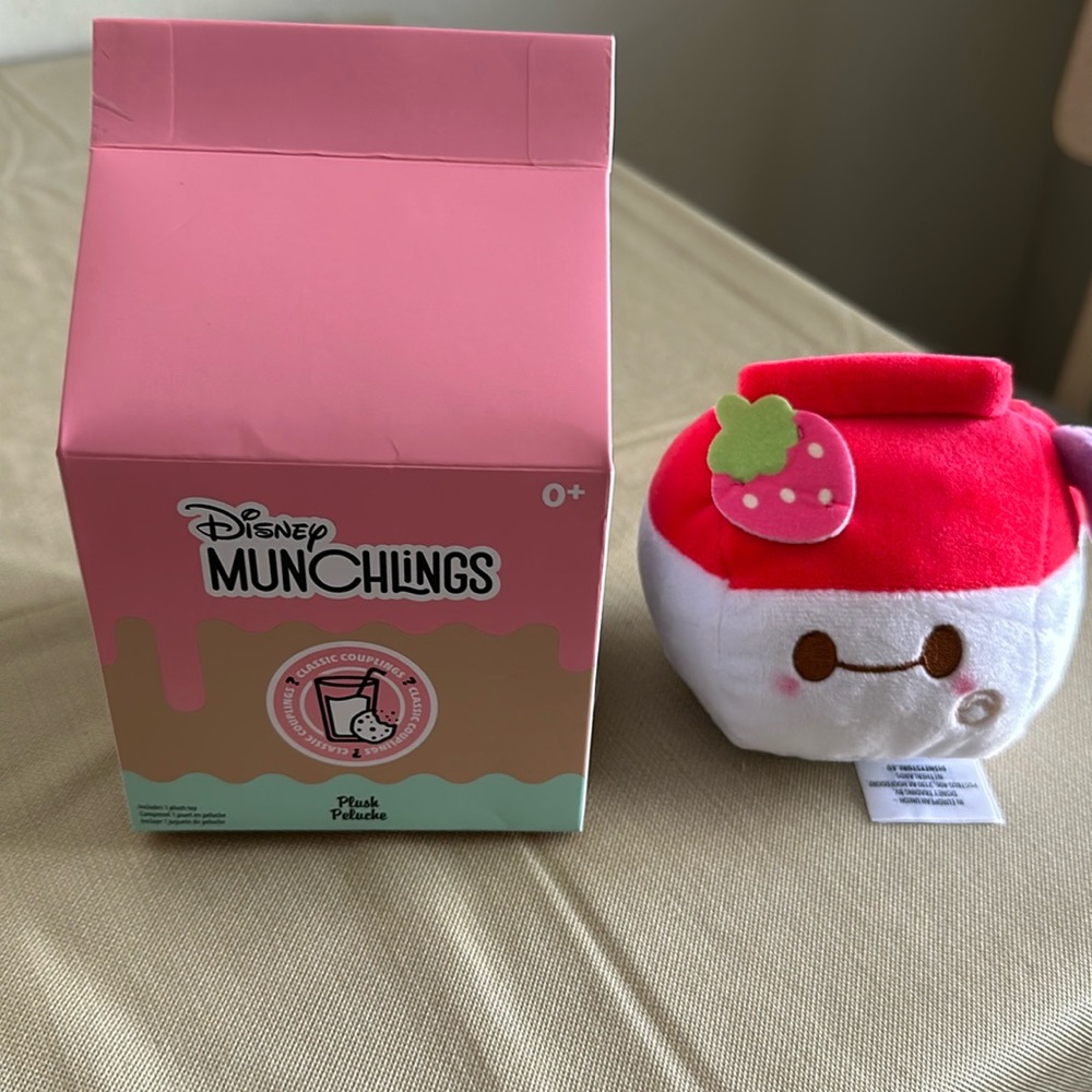 NWT 2023 Rare Disney Munchlings Classic Coupling Baymax Oatmilk (With box)